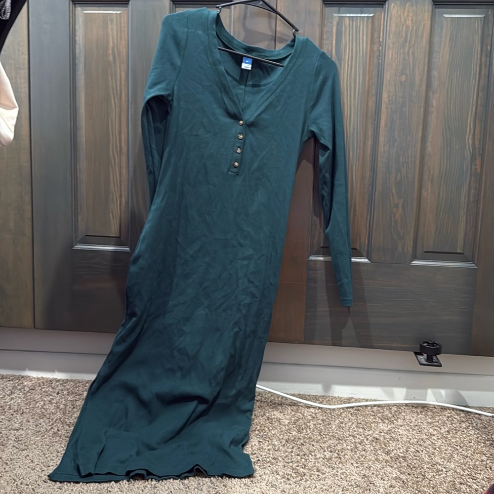 Women’s green long sleeve dressss size medium